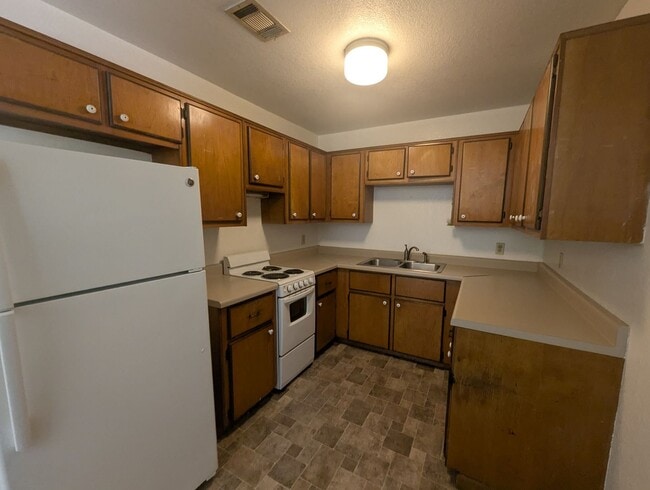 2 Bed/1 Bath Apartment in Melbourne - 2 Bed/1 Bath Apartment in Melbourne Unit 4