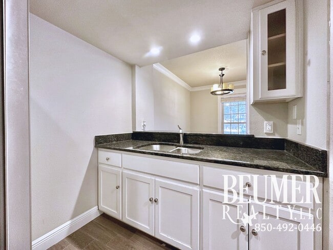 Photo - 2br 1.5 ba End Unit Townhome for Rent