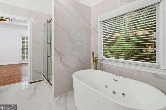 Photo - 1711 Summit Glen Ln NE