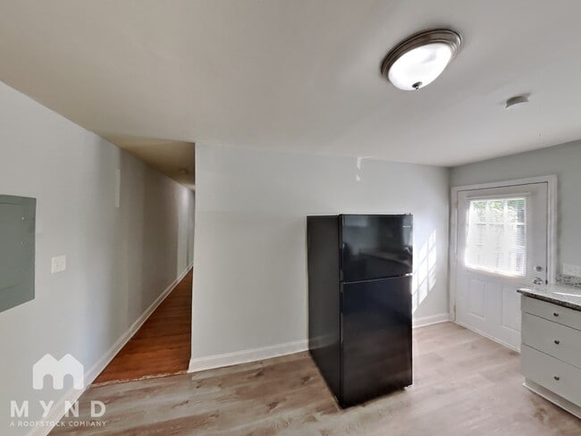 Photo - 300 Jones St