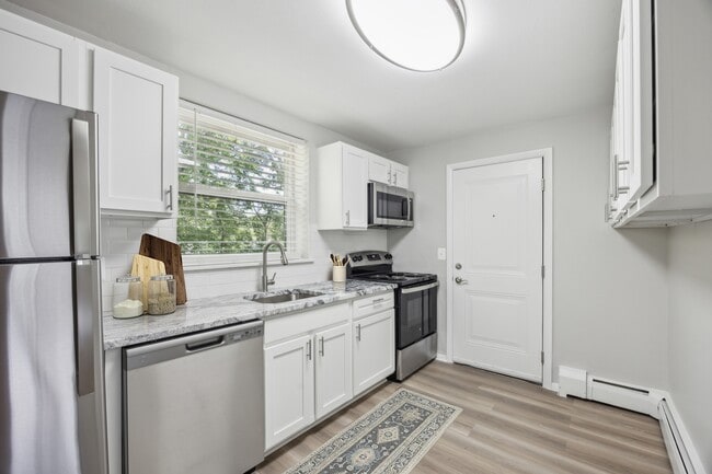 Photo - Eagle Rock Apartments at West Hartford