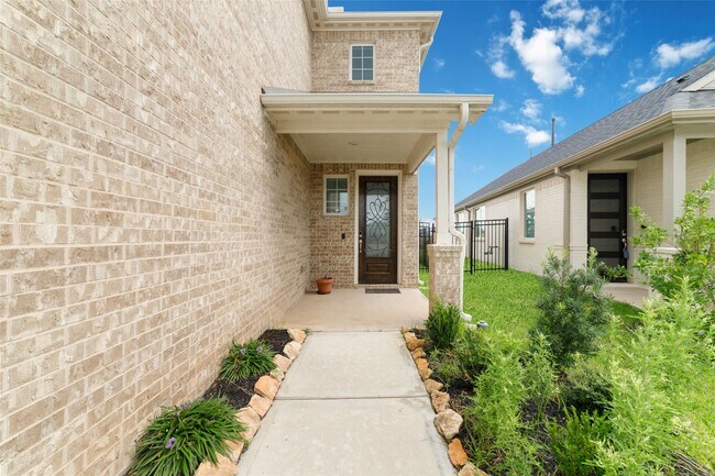 Photo - 728 Lake Lacosta Dr