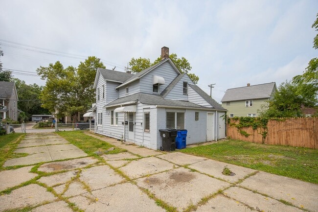Photo - 3295 W 46th St