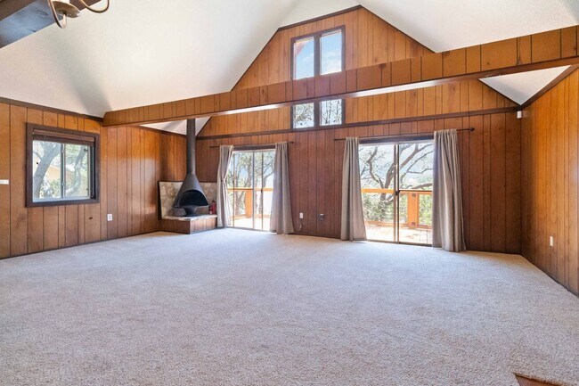 Photo - 2676 Woodcrest Dr