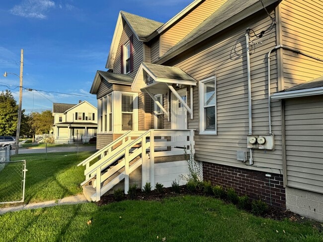 Photo - 601 E Indiana St