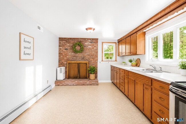 Photo - 677 Woodtick Rd