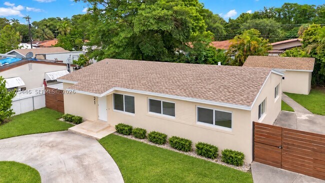 323 NW 56th Ave. Unit 1