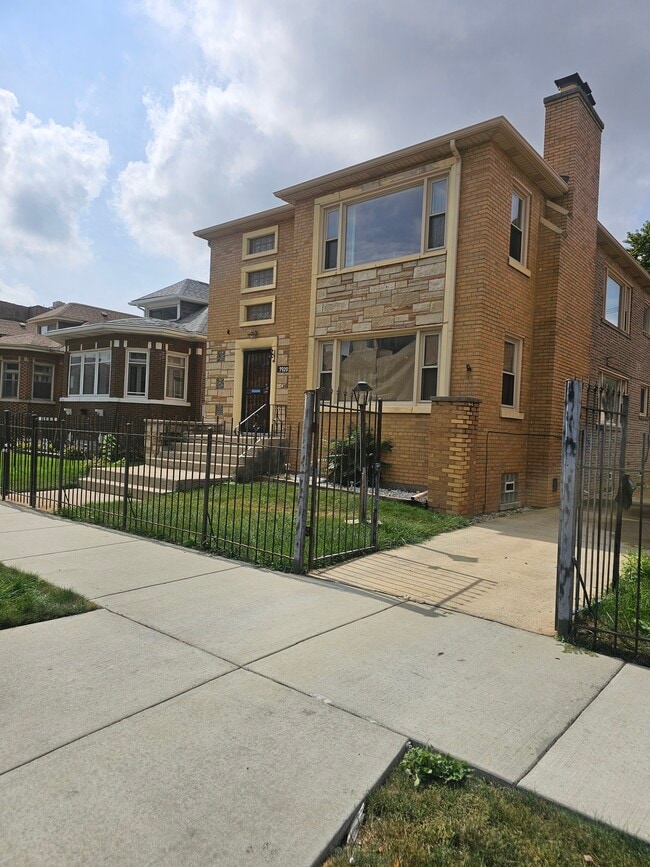 Building Photo - 7920 S Winchester Ave Unit 1 Rental