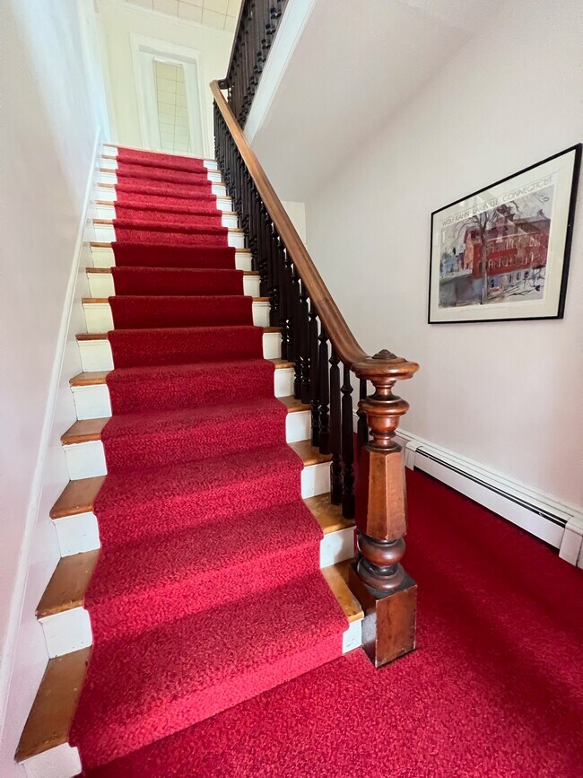 32 Ethan Allen St Apartment For Rent in Salisbury, CT