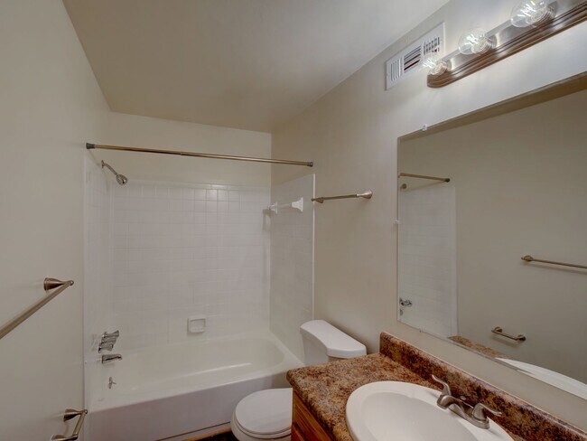 Photo - Thousand Oaks Apartments & Townhomes