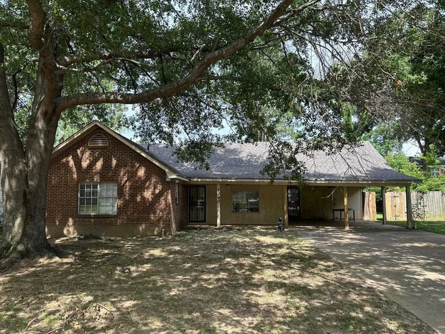 Building Photo - 1390 Greenland Rd