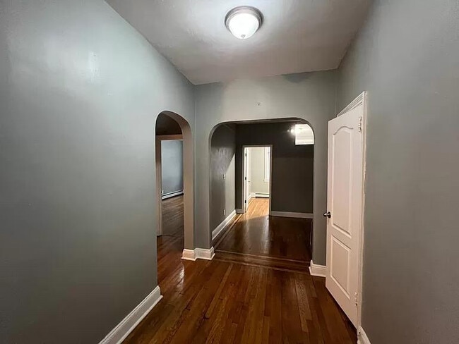 Photo - 370 Aurora Ave