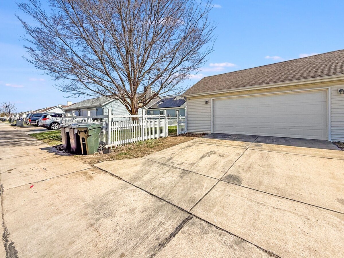 Photo - 4 bedroom, 2 bathroom, Urbana-For Rent SUBLEASE