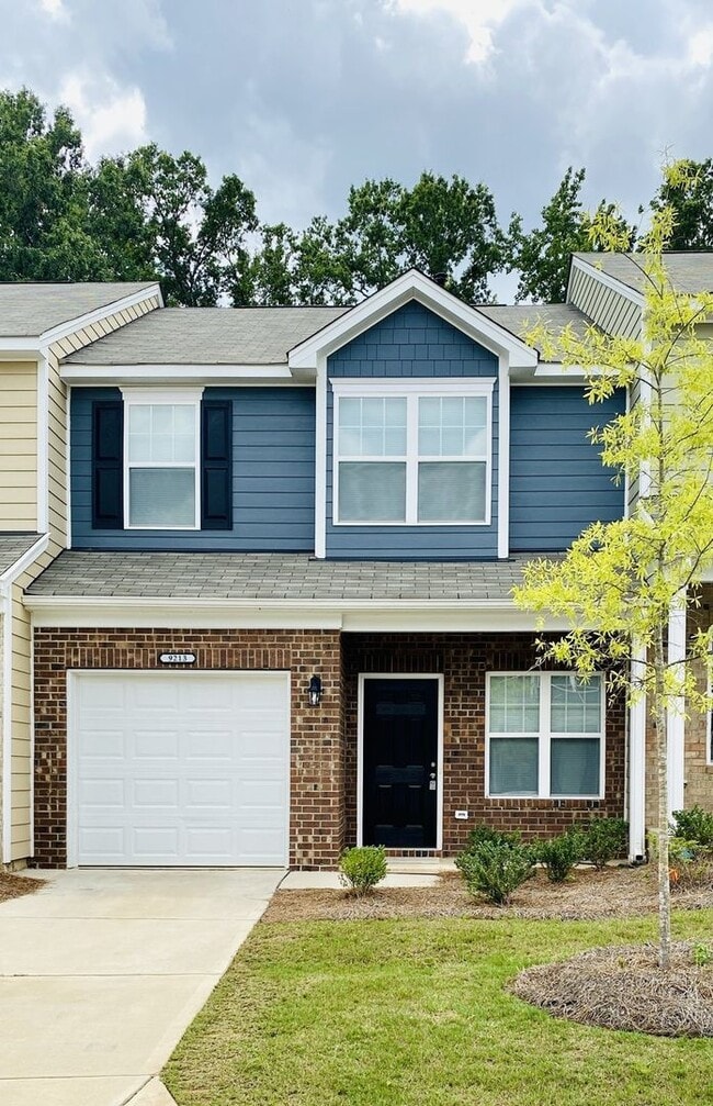 Photo - Stylish 3 Bed Townhouse with Granite Countertops and Hardwood Floors in Charlotte!