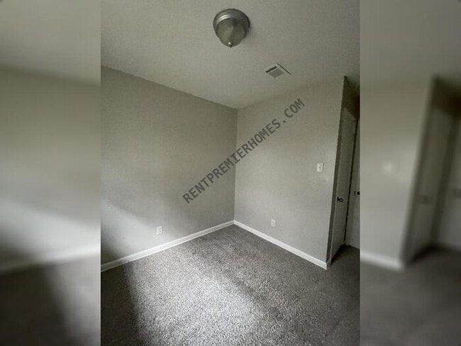 Photo - 6706 W Wakefield Dr