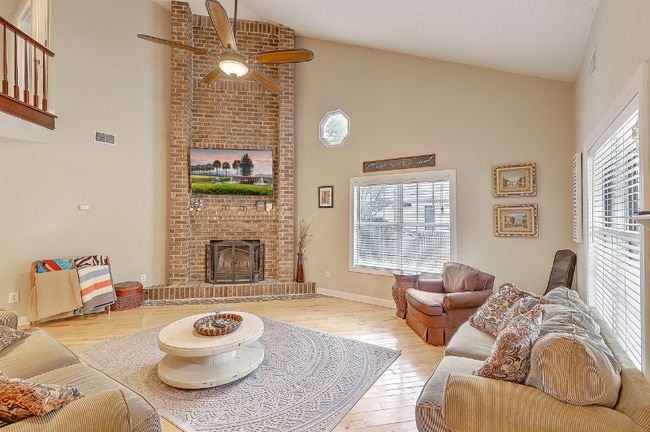 Photo - 191 Wickford Ct