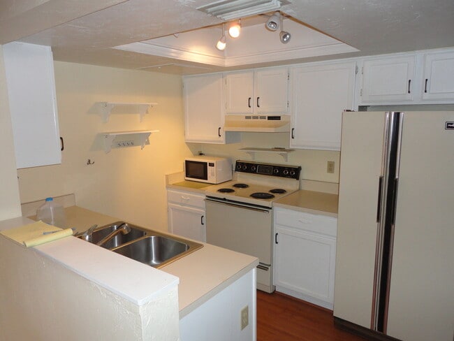 Photo - 2 bedroom/2 bath condo in Rockwood Villas.