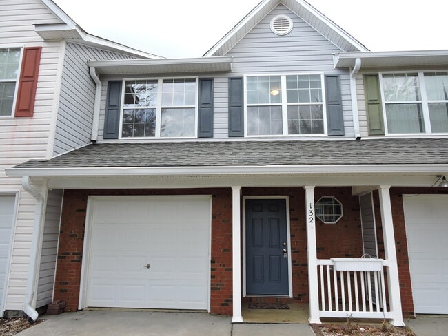 Building Photo - 132 Swaying Pine Ct