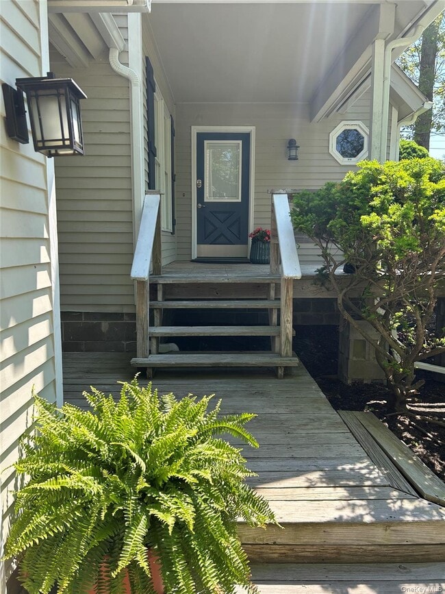 Photo - 465 Tarpon Dr