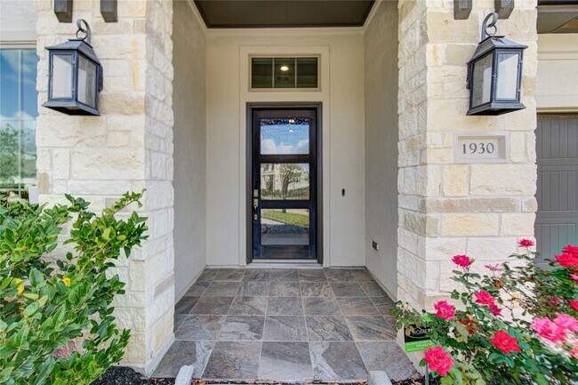 Photo - 1930 Creekwood Cv