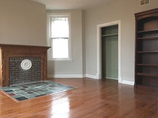 Photo - 165 Morewood Ave Unidad 2