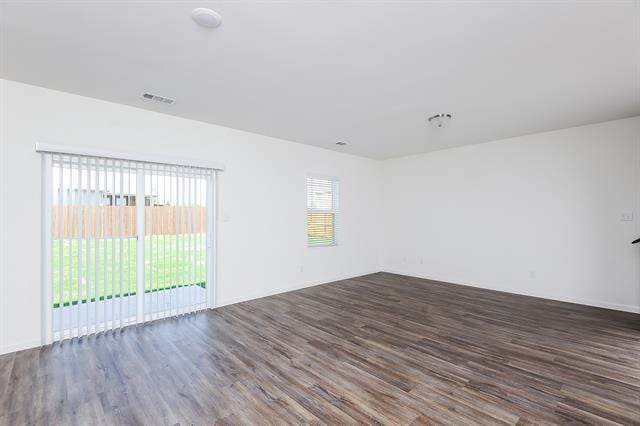 Photo - 501 Canoe Way