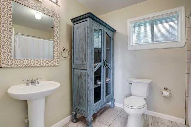 Photo - 207 Plum St