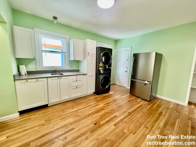 Photo - 56 Forbes St