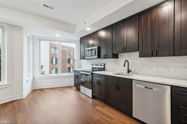 Photo - 2 br, 1 bath Triplex - 2554 FRANKFORD AVE ... Unit 103