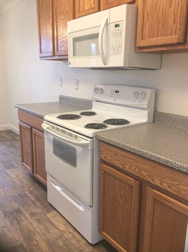 Birdcage Village Apartments For Rent in Citrus Heights, CA