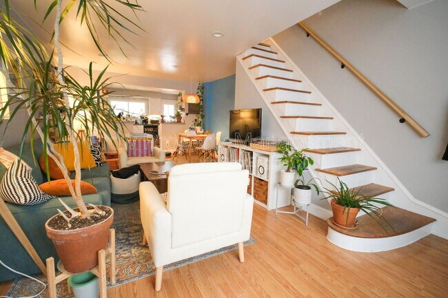 Photo - 928 Hoffman St