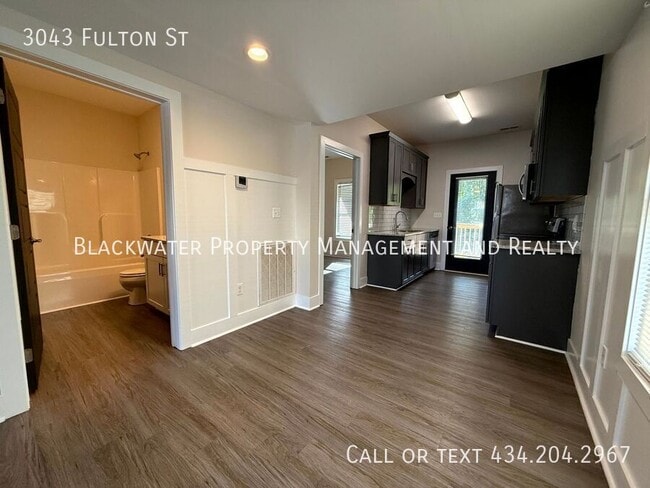 Photo - 3043 Fulton St