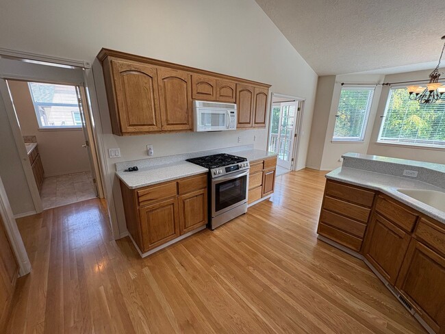 1000 SE Shadowood Dr