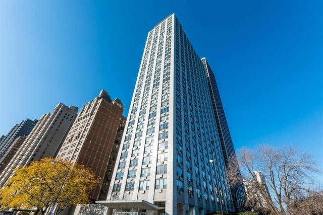 Building Photo - 1550 N Lake Shore Dr Unit 3E