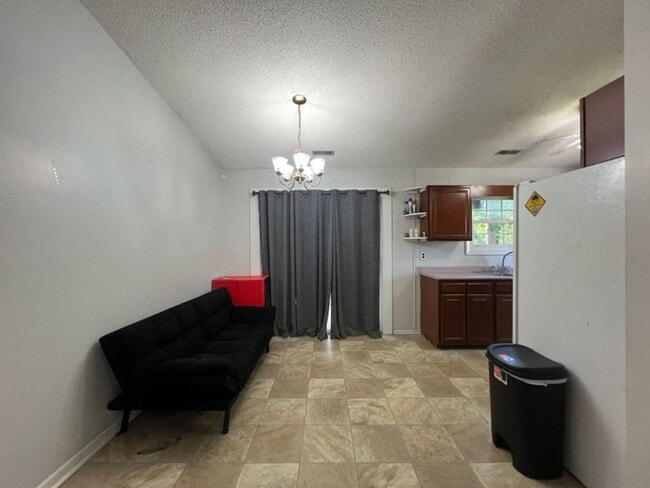 Photo - Cozy 3 Bedroom, 1.5 Bath Home in Brynn Marr