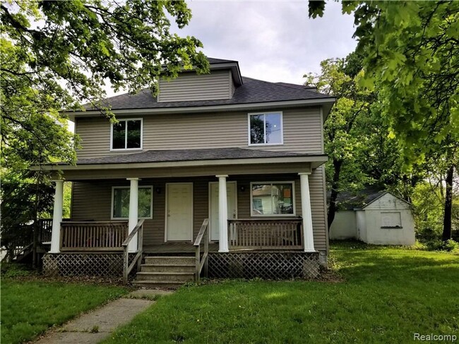 NEWLY RENOVATED PONTIAC UNIT FOR LEASE! - NEWLY RENOVATED PONTIAC UNIT FOR LEASE! Casa