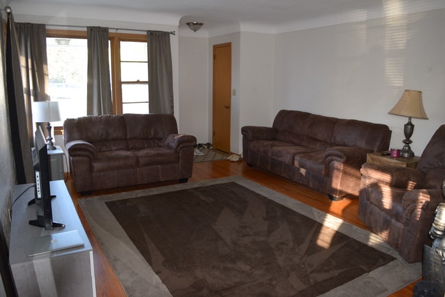 Photo - 1588 Case Ave