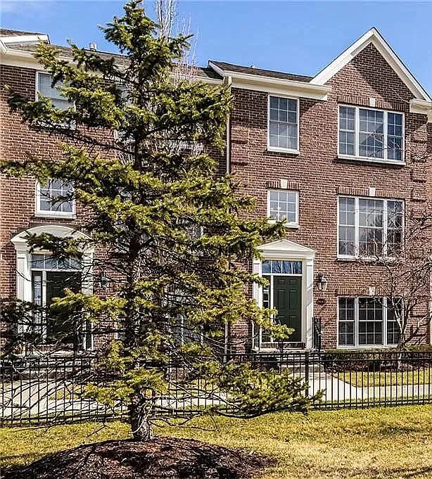 Photo - 8643 N Meridian St