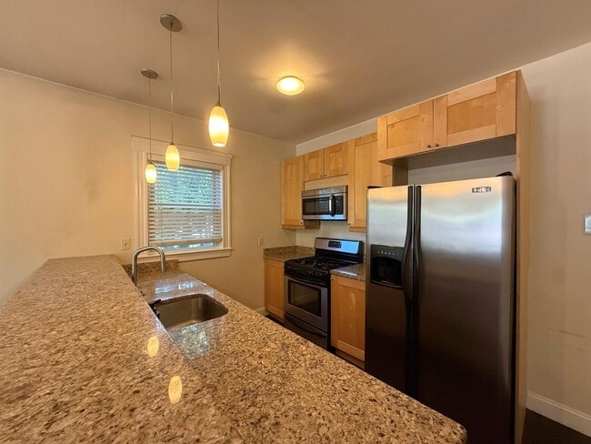 Building Photo - 6 Giles Park Unit 3A