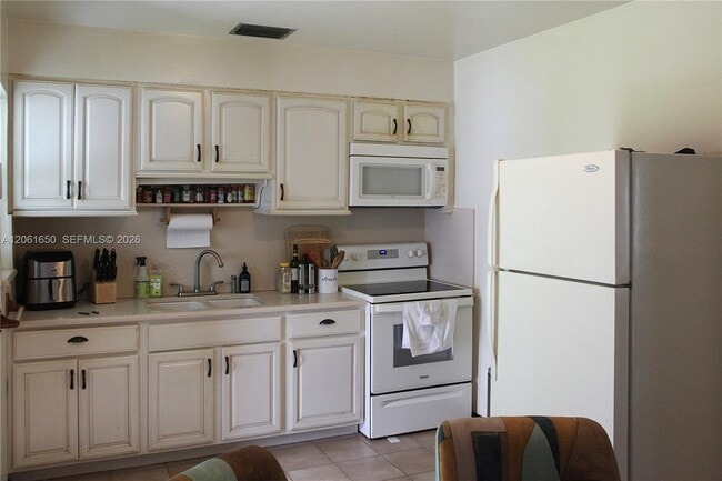 Photo - 161 NW 41st St