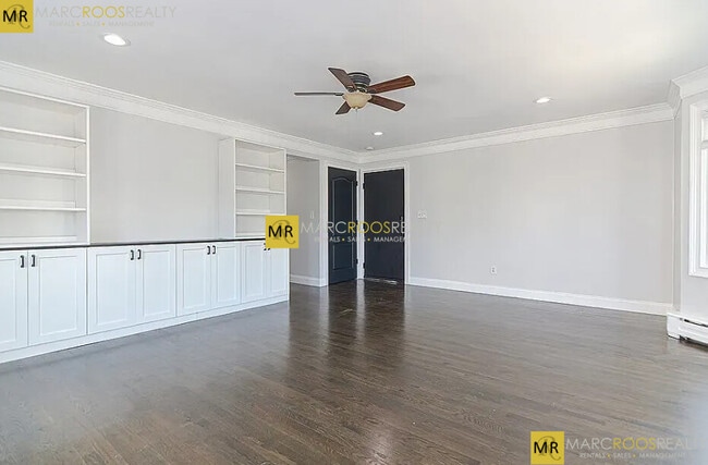Building Photo - 237 Trenton St Unit A Rental