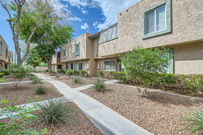 Building Photo - 5957 Vegas Dr