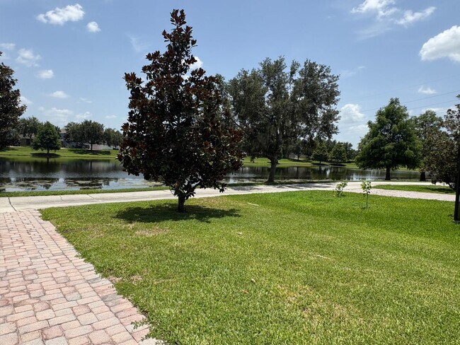 Photo - AVAILABLE NOW - BEAUTIFUL 6 BEDROOMS 3 BATH OVER 2700 SQ FT IN WINTER GARDEN CABLE / INTERNET AND...