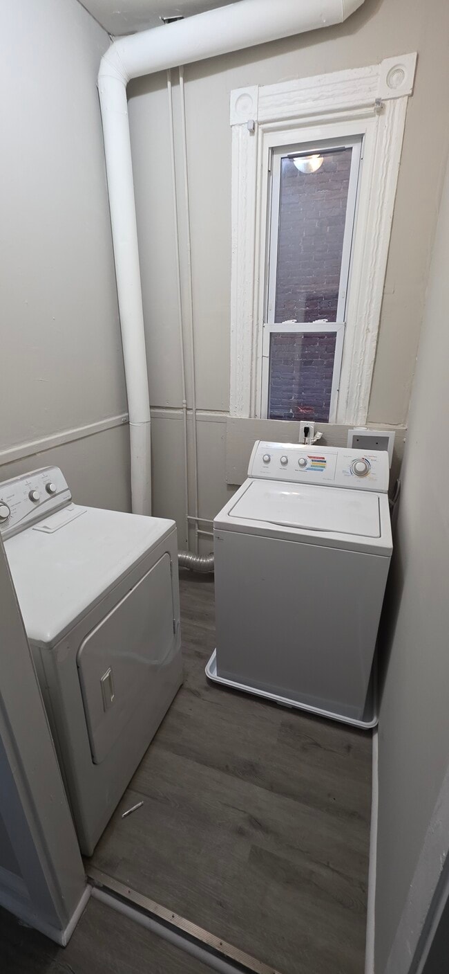 Photo - 1619 1/2 Division St-