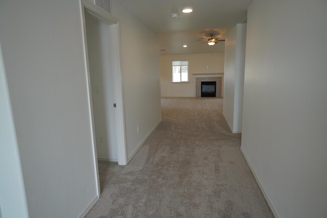 Photo - 1402 Hayhook St