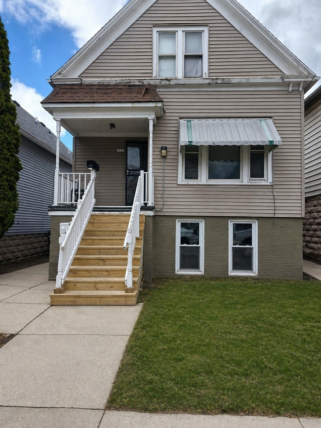 Building Photo - 2435 S 9th St Unit 2435A
