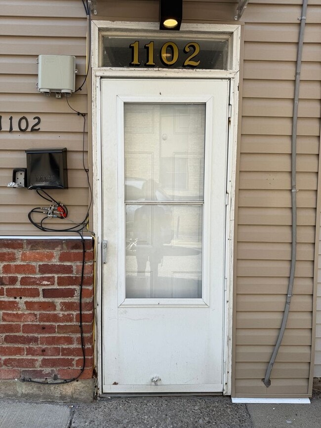 Photo - 1102 Langtry St