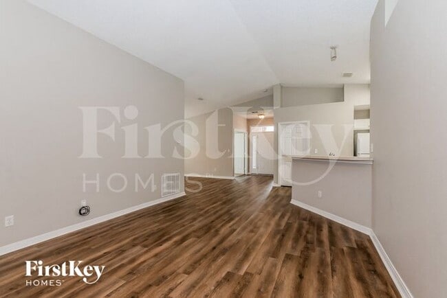 Photo - 7354 Ironside Dr W