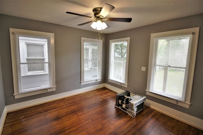 Building Photo - 4405 Woodside St