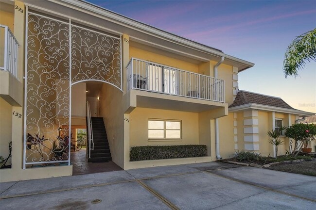 Building Photo - 610 Indian Rocks Rd N Unit 121